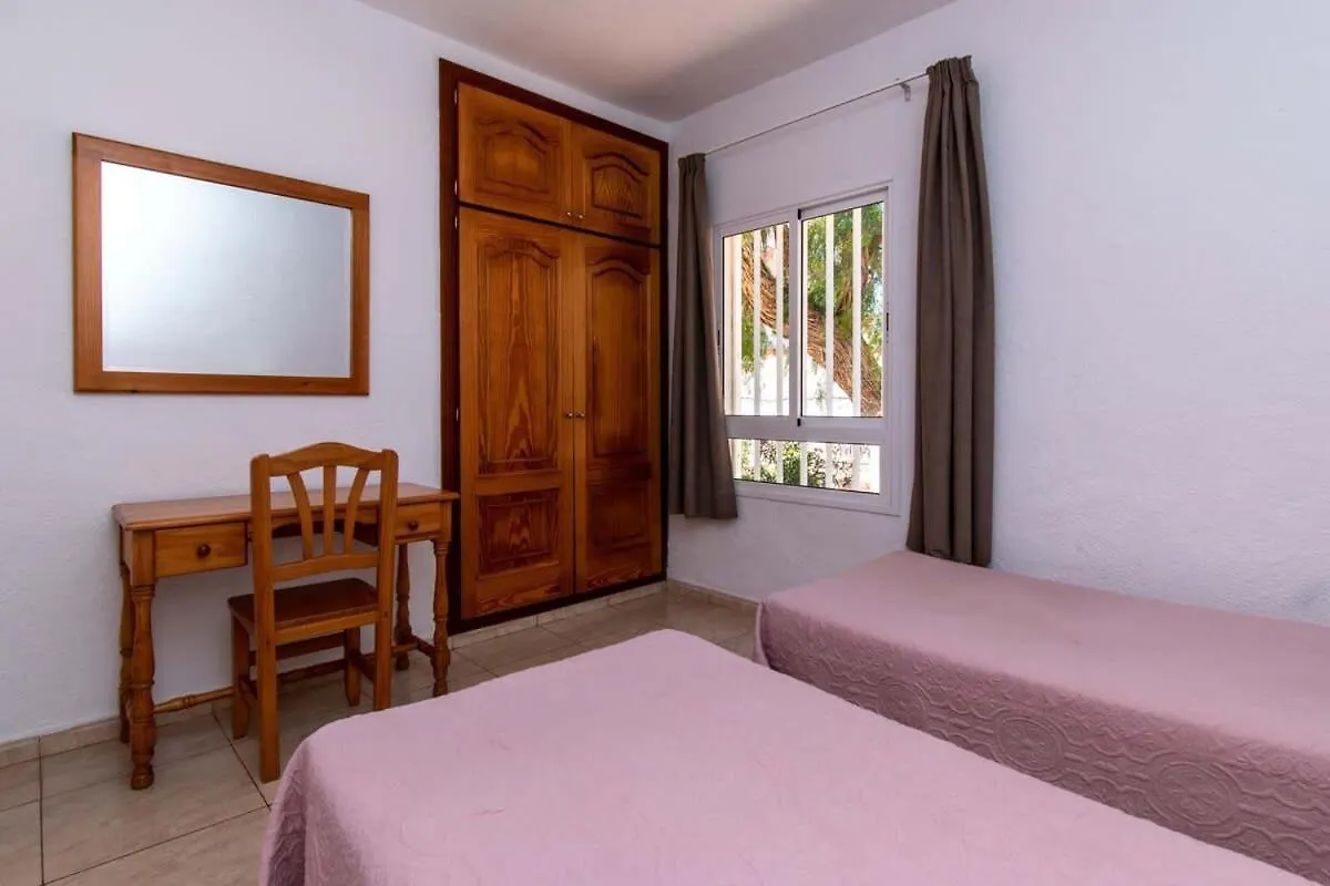Las Floritas 22 - One Bed Ground Floor With Pool View Playa de las Americas  0*, Playa de las Americas (Tenerife)
